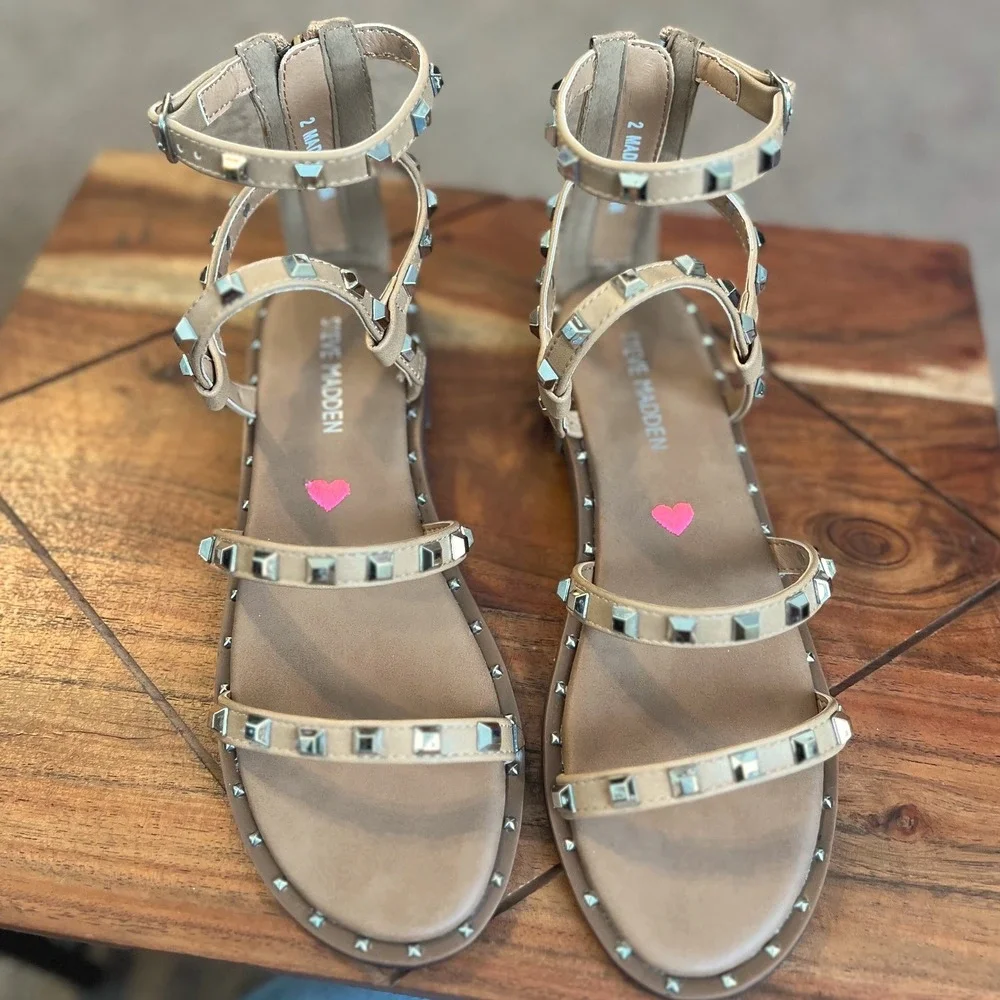 Steve Madden JTRAVEL Tan Studded Gladiator Sandals Girls Size 2‎ NWB